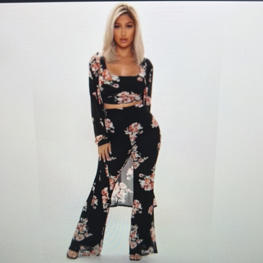 Fashion nova flora set